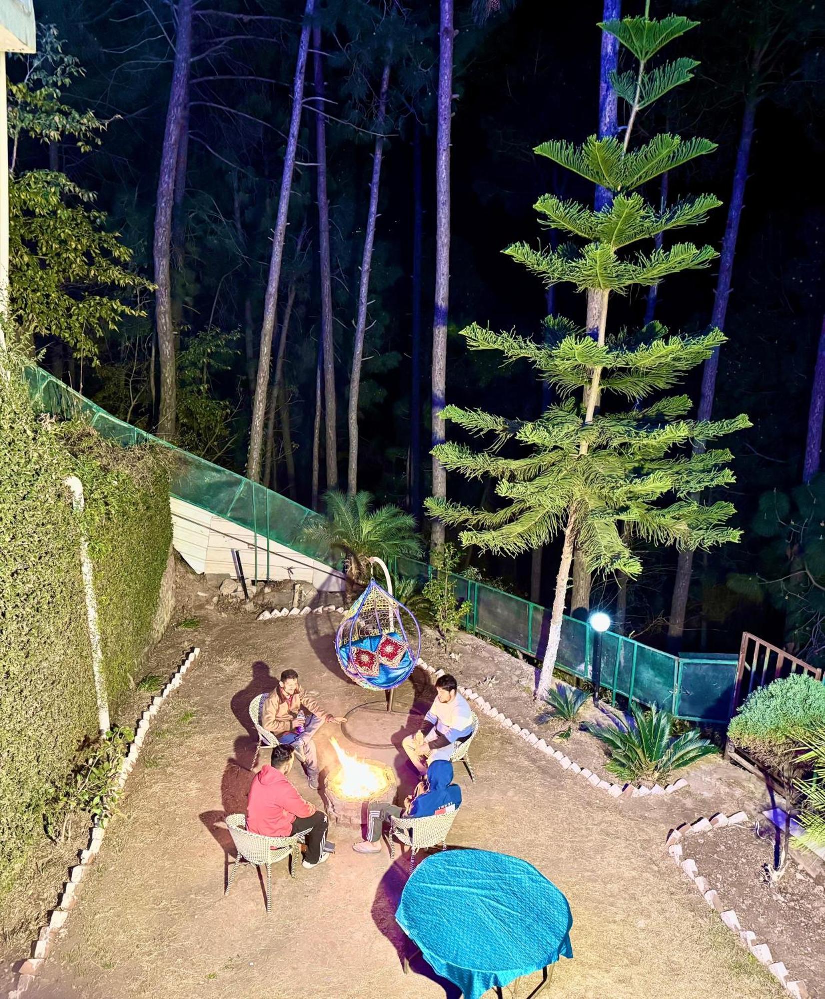 The Tipsy Villa Kasauli Exteriör bild